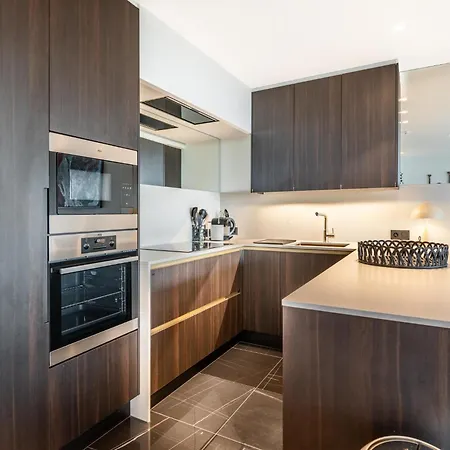 Ferrel Eerste דירה קוקסיידה